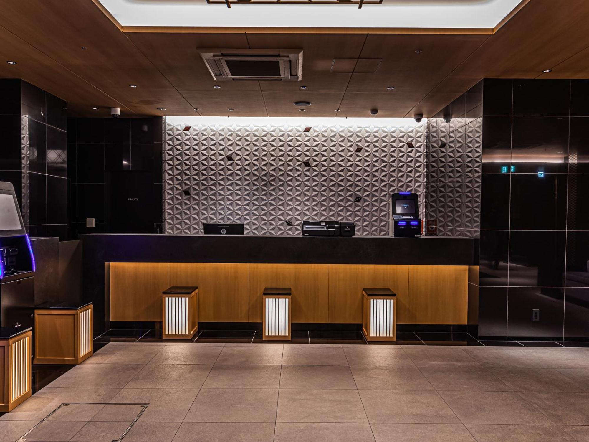 Apa Hotel Shin Osaka Eki Tower Екстериор снимка